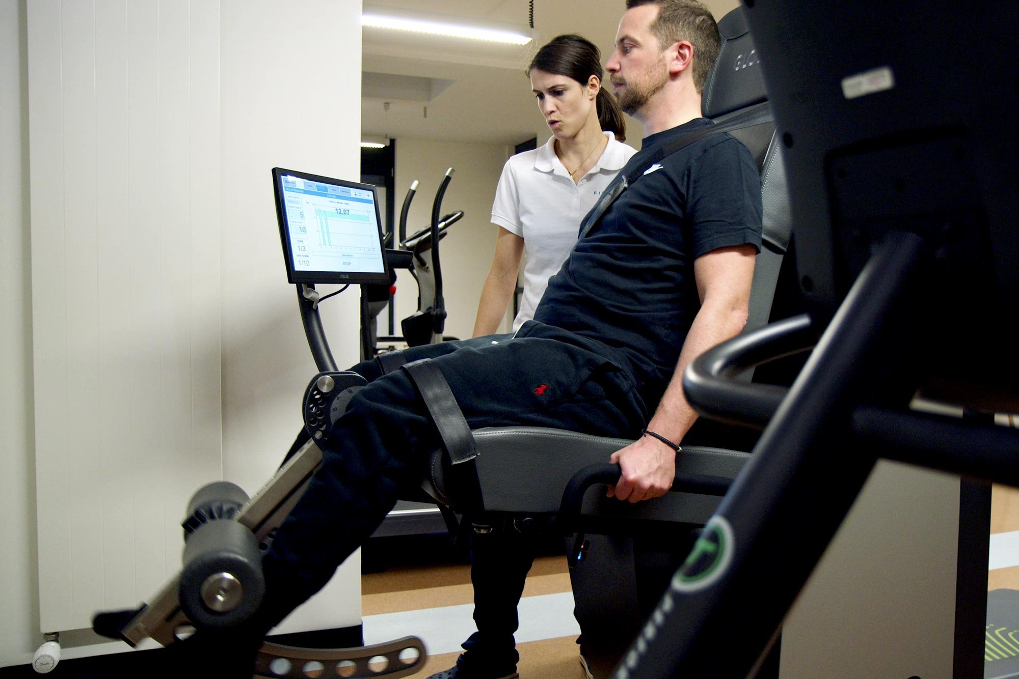 Fisiopoint-Balerna-Fisioterapia-Terapie-leg-extension